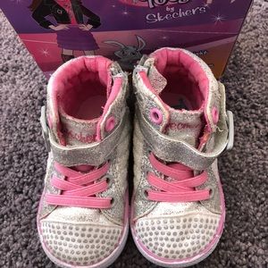 Size two sketchers twinkle toes